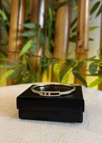 Beymen Messika model