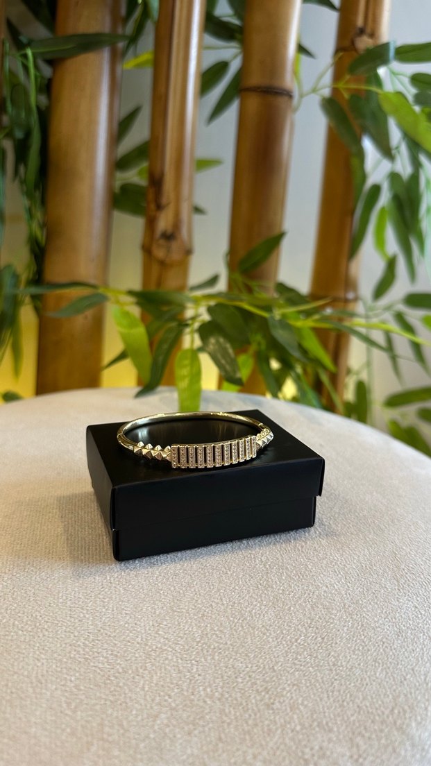 So chic model Detaylı Altın Renk Kadın Bileklik - Görsel 3