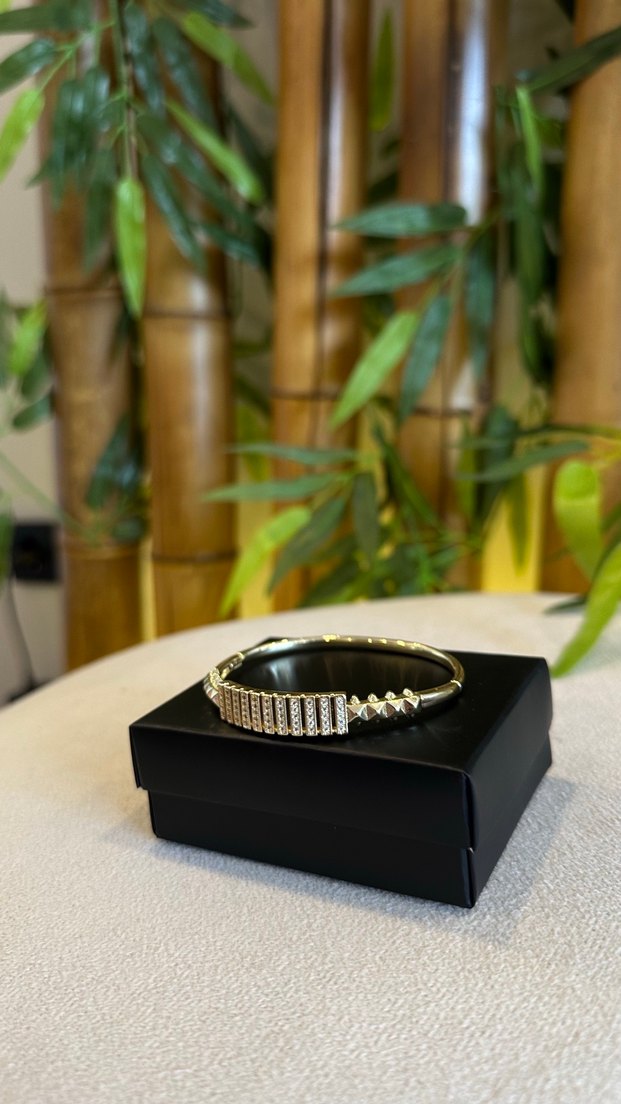 So chic model Detaylı Altın Renk Kadın Bileklik - Görsel 4