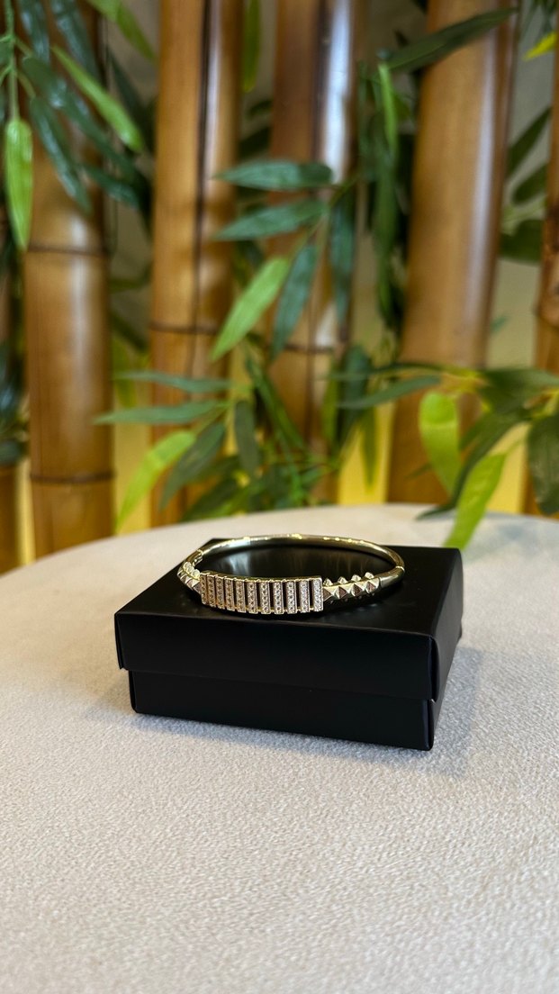 So chic model Detaylı Altın Renk Kadın Bileklik - Görsel 2