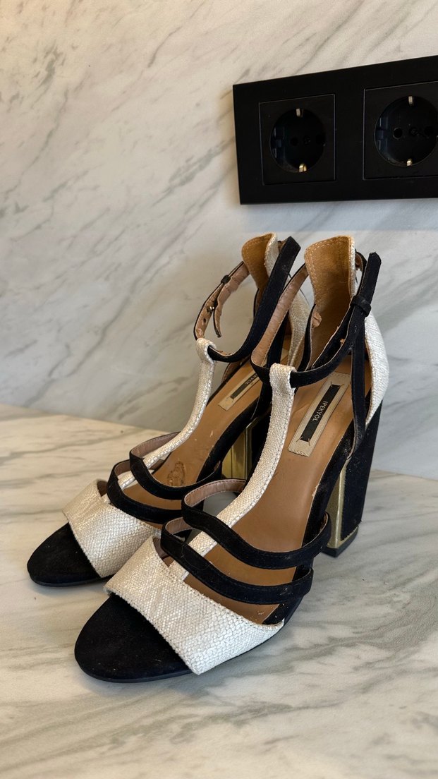 Beyaz Yılan Derisi Desenli Süet Topuklu Ayakkabı - Görsel 3