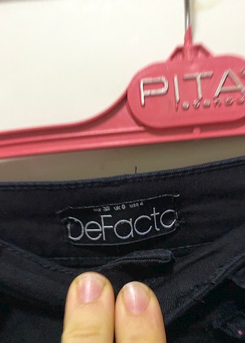 Siyah Kemerli Kadın Kot Pantolon - Görsel 5