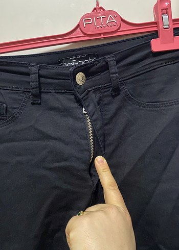 Siyah Kemerli Kadın Kot Pantolon - Görsel 2