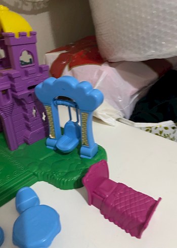 Mor ve Sarı Renkli Oyuncak Kale Seti - Görsel 4