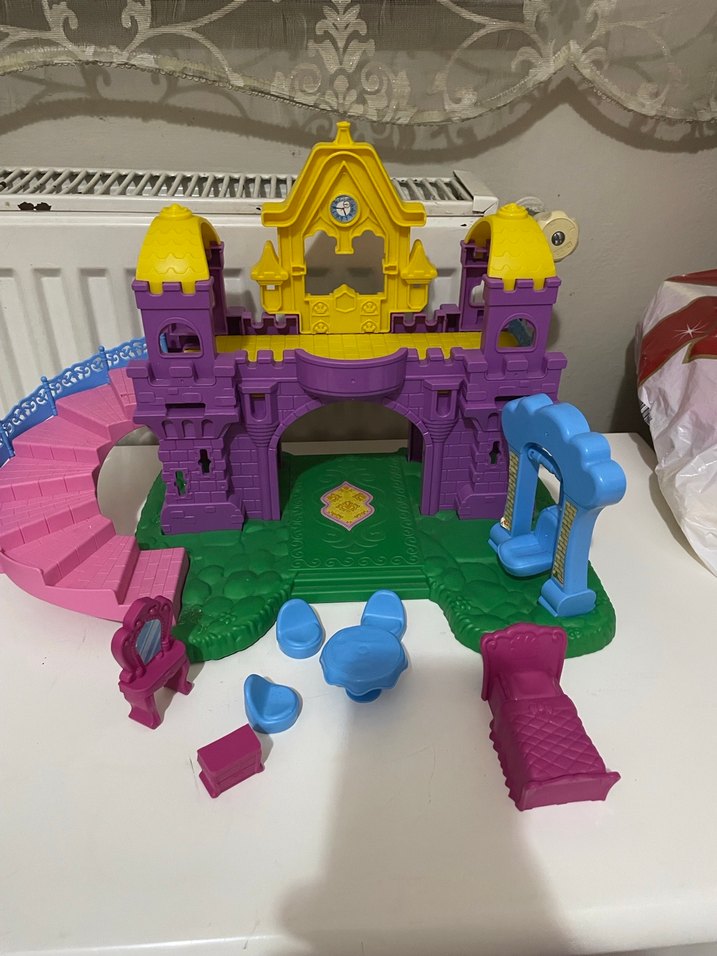 Mor ve Sarı Renkli Oyuncak Kale Seti - Görsel 2