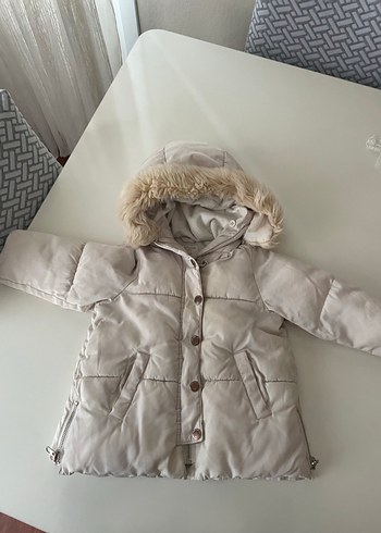 Kız Çocuk Bej Kürklü Kapüşonlu Mont - Görsel 2