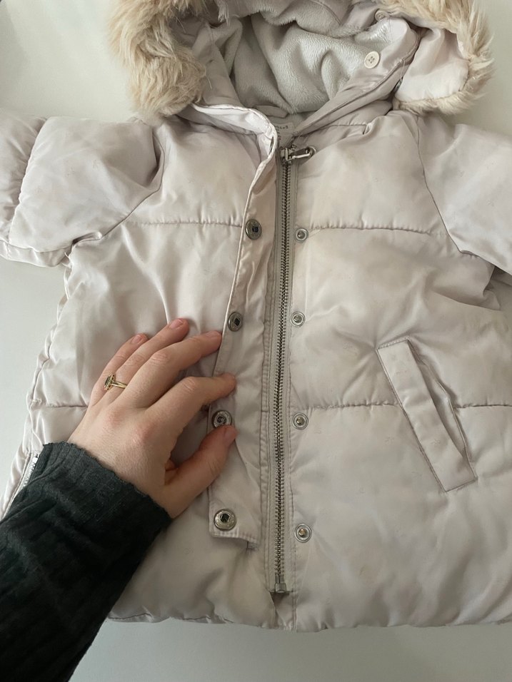 Kız Çocuk Bej Kürklü Kapüşonlu Mont - Görsel 4