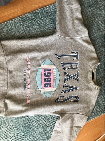 sweatshirt