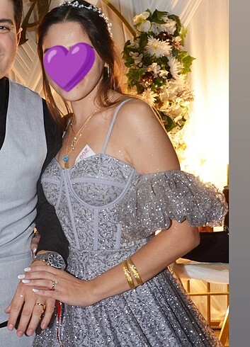 l Beden Nişanlık. İster tarlatanlı , ister tarlatansız giyilebilir.
