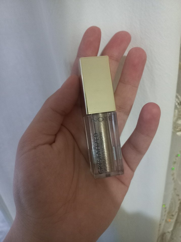 Parlak Altın likit far - Görsel 4