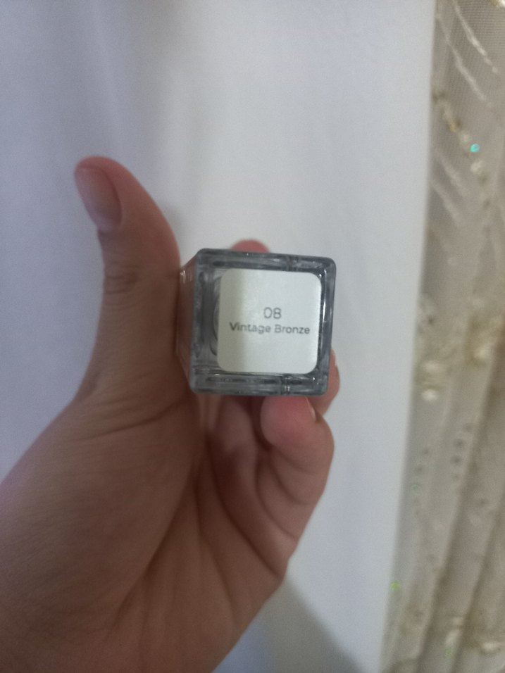 Parlak Altın likit far - Görsel 5