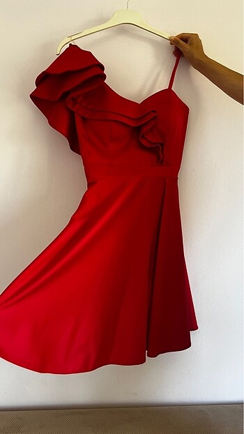 Kırmızı abiye - Görsel 2