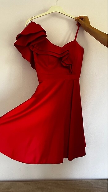 Kırmızı abiye - Görsel 3