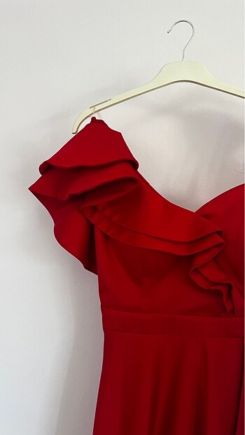 Kırmızı abiye - Görsel 4