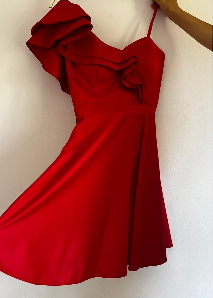 Kırmızı abiye - Görsel 2