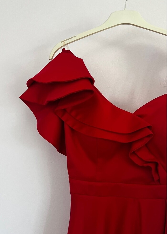 Kırmızı abiye - Görsel 4