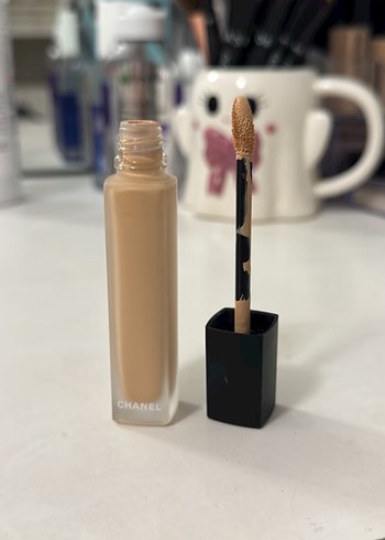 Chanel Yeni Formül Kapatıcı B30 - Görsel 3