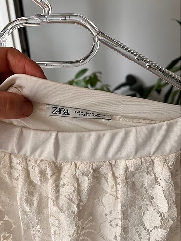 Zara Dantel detaylı midi etek
