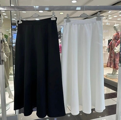 Beli lastikli puf scuba etek