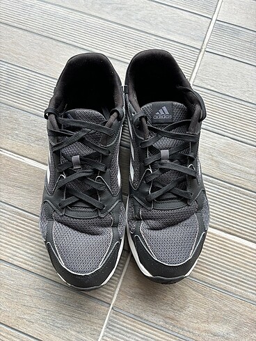 Adidas 48 numara koşu ayakkabısı