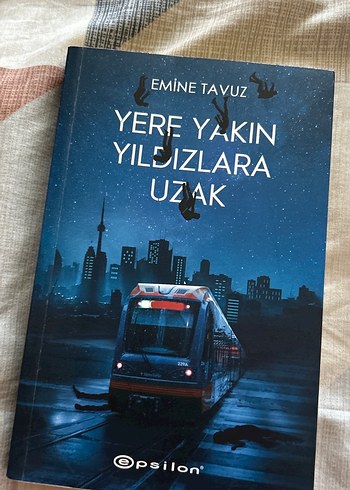 Yer'e Yakın Yıldızlara Uzak - Emine Tavuz
