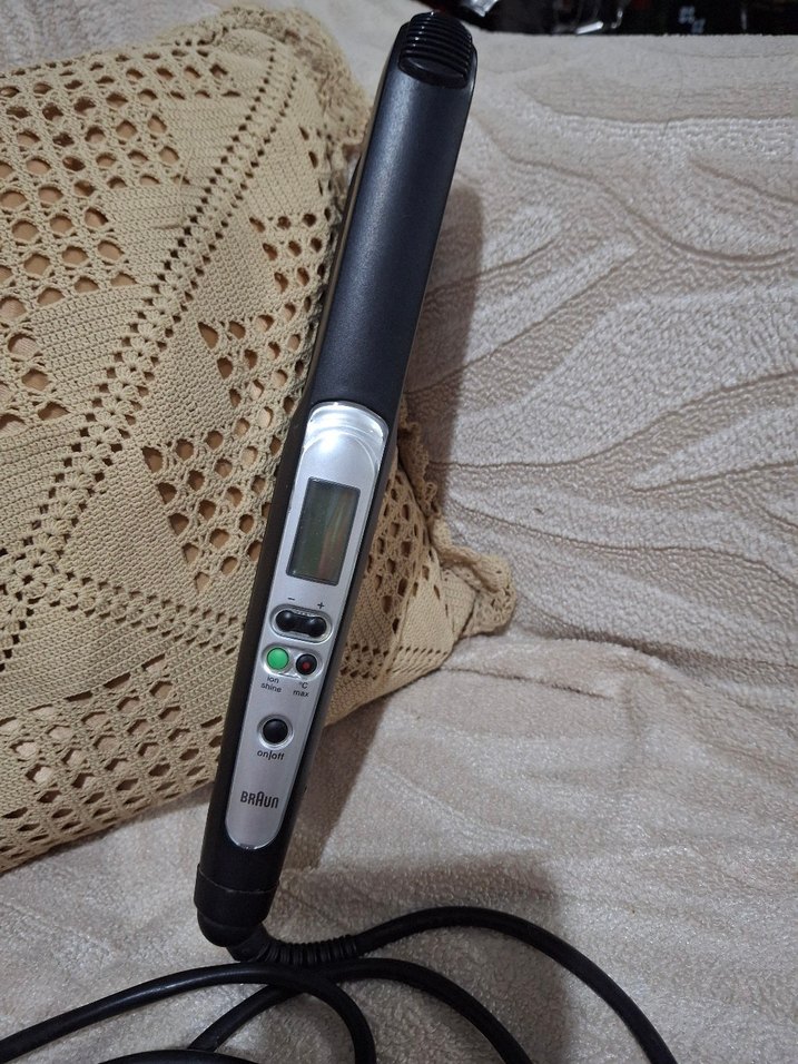 Braun Dijital Ekranlı Saç Düzleştirici - Görsel 3