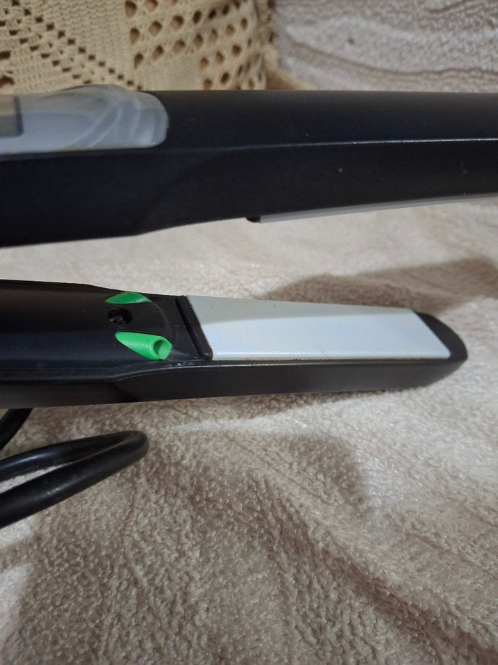 Braun Dijital Ekranlı Saç Düzleştirici - Görsel 2