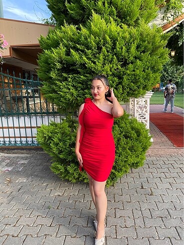 Trendyol & Milla Güllü Kırmızı elbise