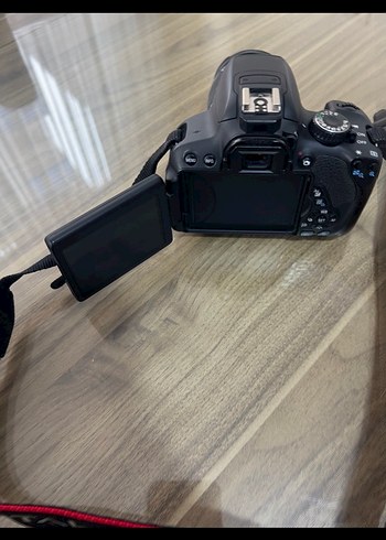 Canon EOS 650D Dijital Fotoğraf Makinesi Siyah
Hatasız çiziksiz - Görsel 6