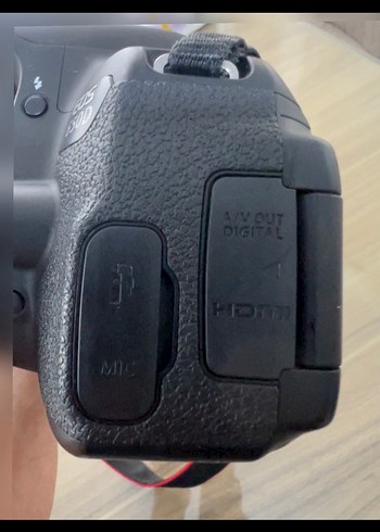 Canon EOS 650D Dijital Fotoğraf Makinesi Siyah
Hatasız çiziksiz - Görsel 12