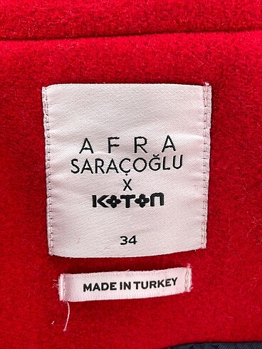 34 Beden kırmızı Renk Koton Kaban %70 İndirimli.