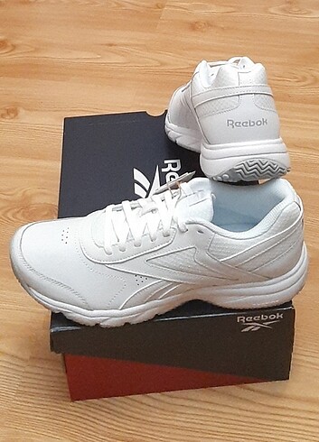 REEBOK SNEAKER 