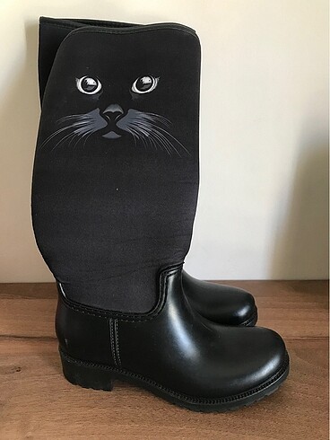 Kedi desenli çizme