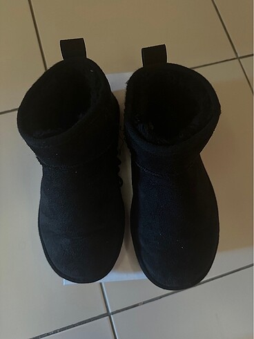 38 Beden Ugg Siyah Bot