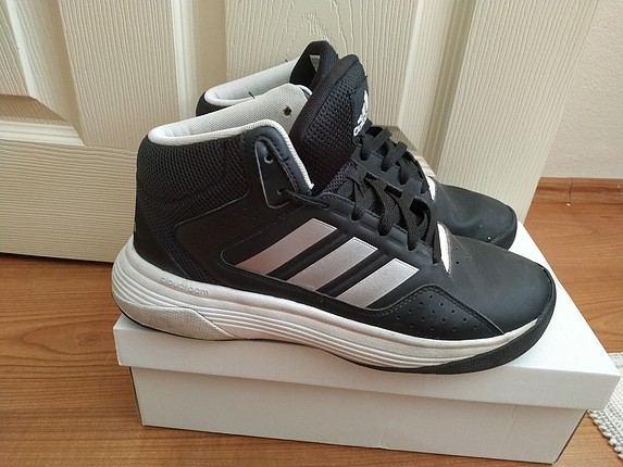 Adidas basketbol ayakkabısı
