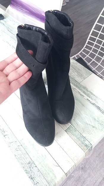 39 Beden siyah Renk Nubuk yarım çizme içi tüylu sıcacık 39 numara