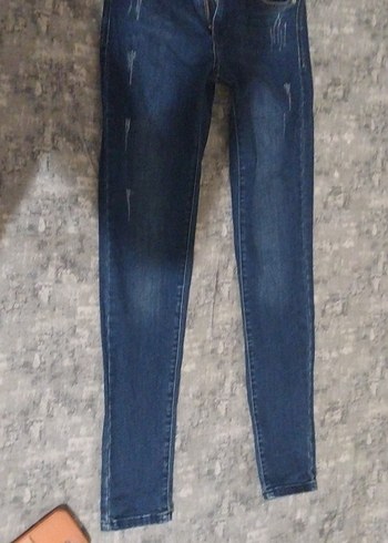 Lacivert Yırtık Detaylı Kadın Skinny Jean
