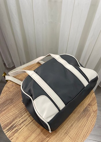 Minimalist Gri Beyaz Kadın Çanta