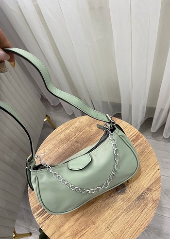Diğer Zincir Detaylı Pastel Yeşil Kadın Çanta