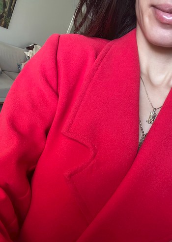m Beden Uzun Kırmızı Düğmeli Kabanı