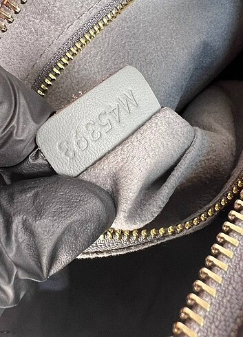 Beden haki Renk Louis Vuitton Petit Male Çanta