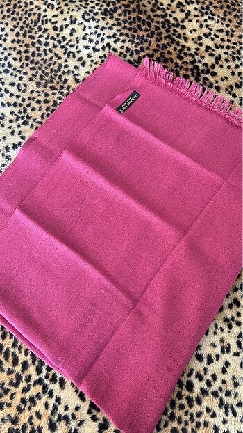 Pembe şal