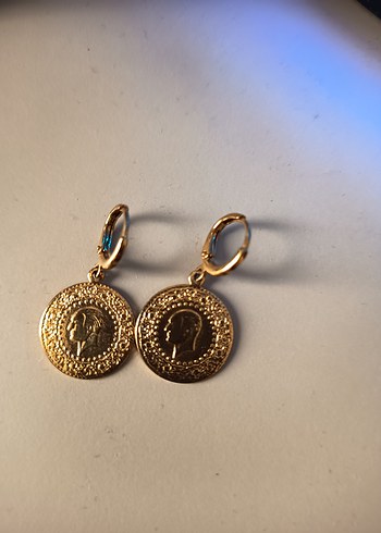 Altın Renkli Midi Uzunlukta Dantel Detaylı Bohem Küpe - Görsel 3