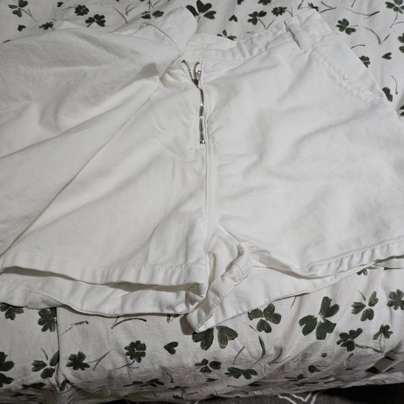 Düğmeli Beyaz Hamile Keten Şort - Görsel 3