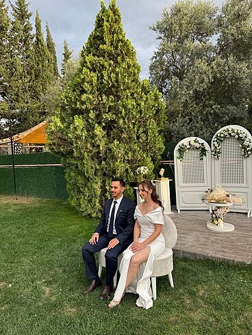 s Beden İnci detaylı nişan elbisesi