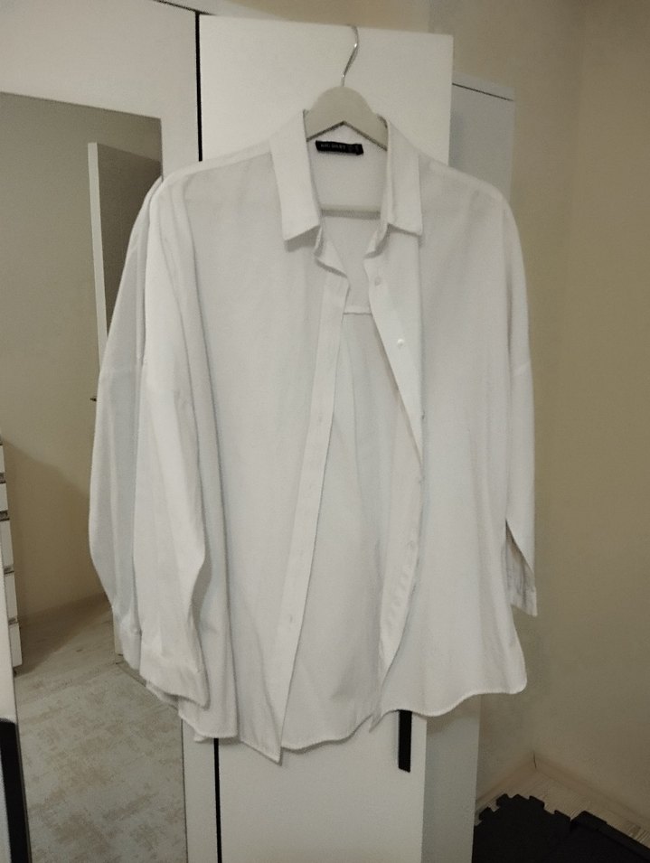 Düğmeli Beyaz Keten Gömlek - Görsel 3