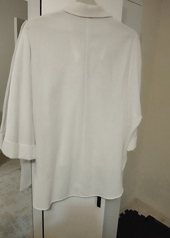 Beyaz Keten Düğmeli Kadın Gömlek - Görsel 3