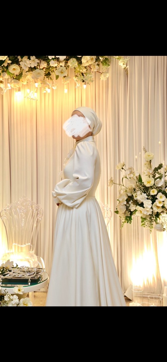 Uzun Beyaz Drapeli Gelinlik - Görsel 2