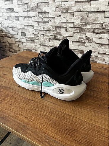 UA Curry 11 49.5