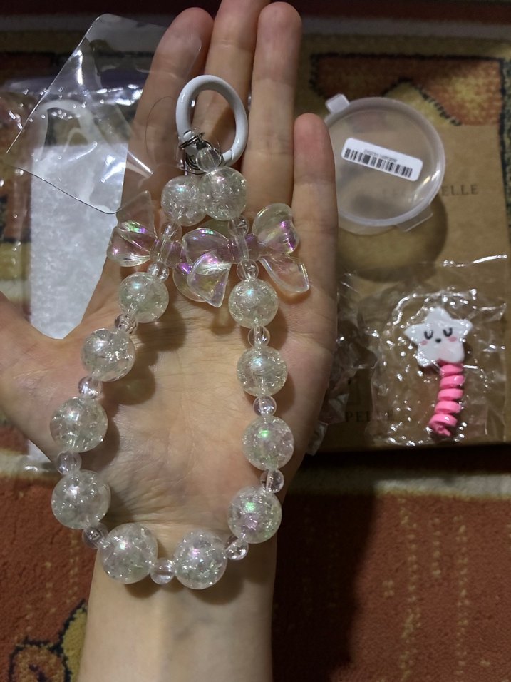 Boncuklu Beyaz Telefon bilek askısı ve 2 adet kablo koruyucusu - Görsel 5